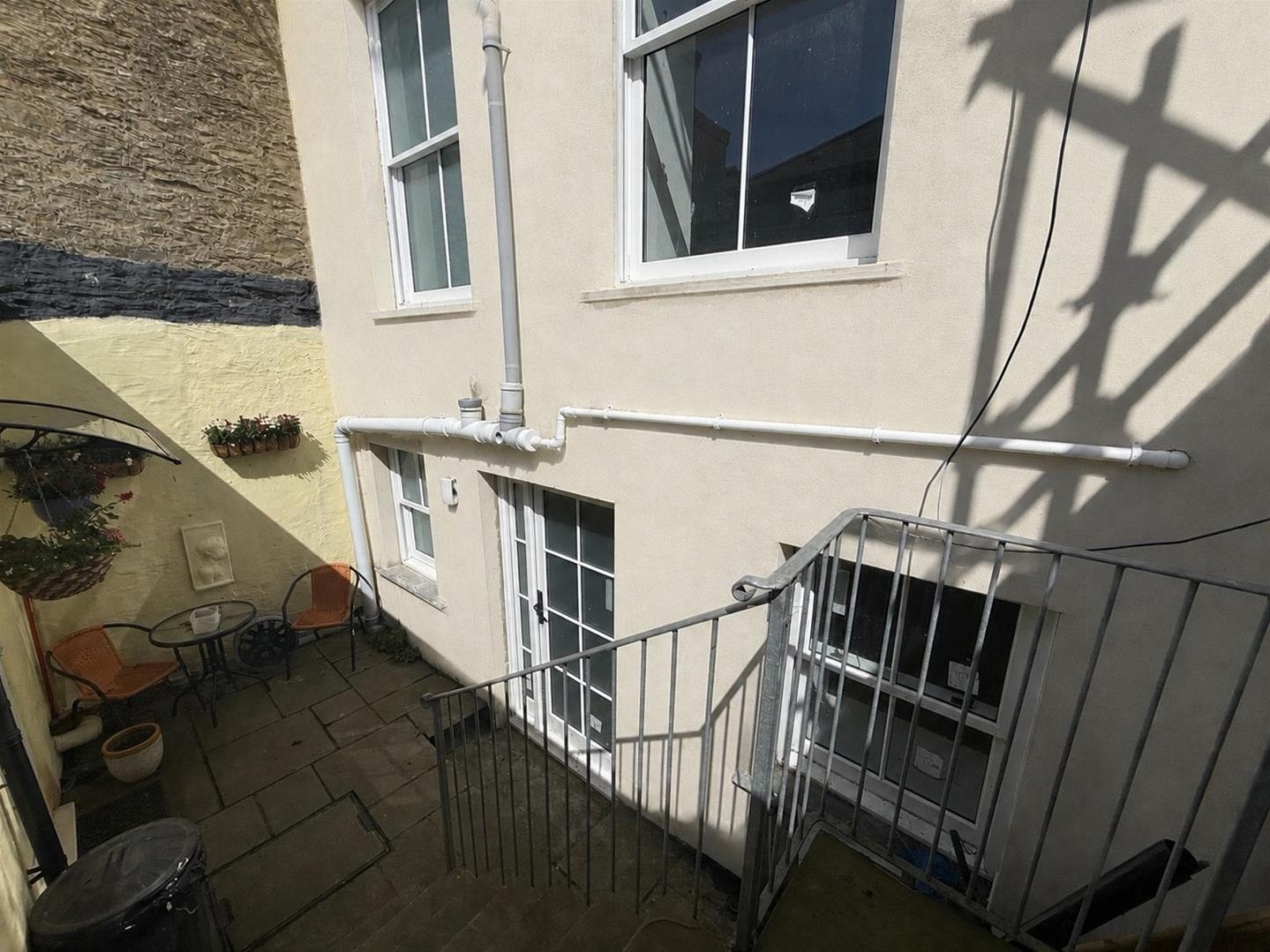 Flat High Street in North Devon