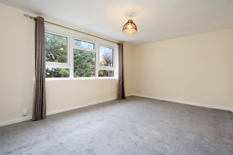 Flat Surbiton Road in Greater London