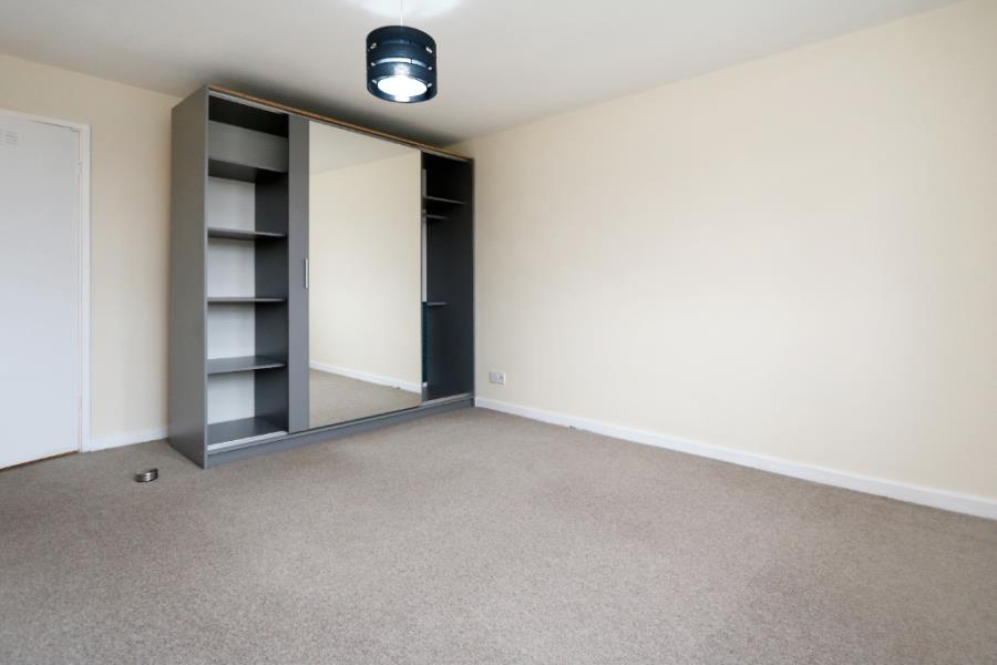 Flat Surbiton Road in Greater London