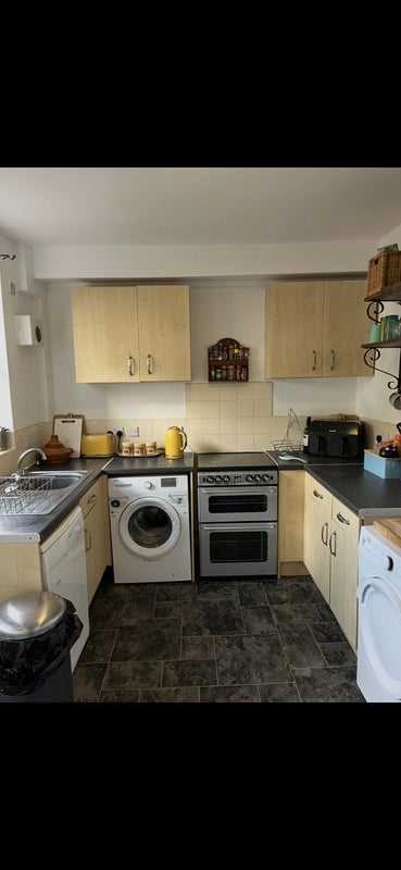 Room Querneby Road in Nottingham