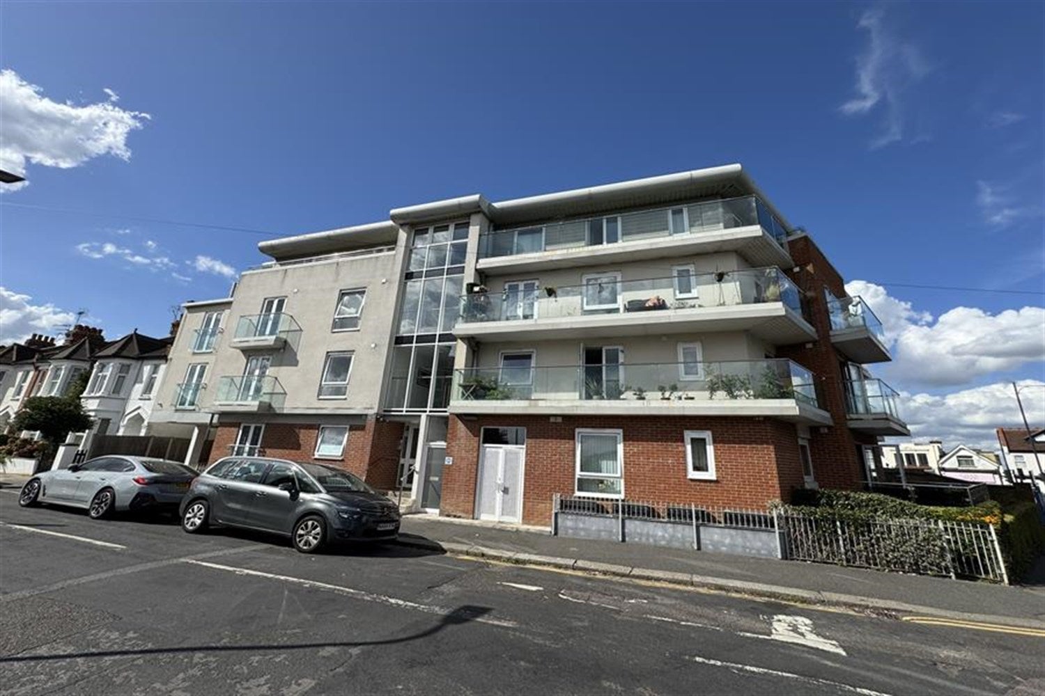 Flat Leigh Road in Southend-on-Sea