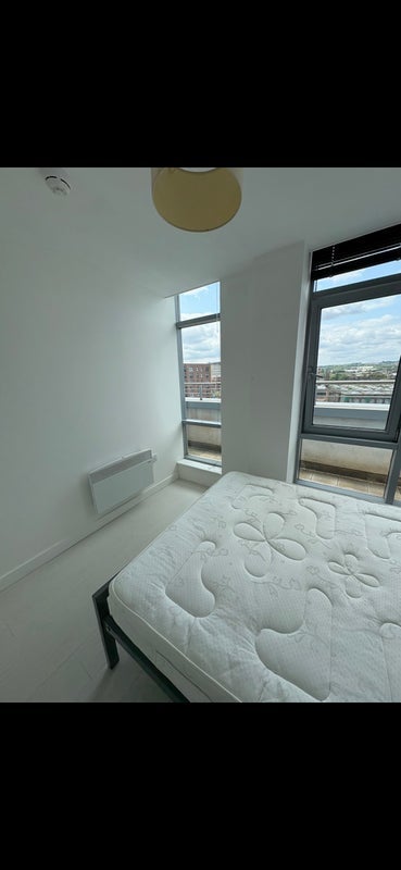 Room Ingram Street in Leeds