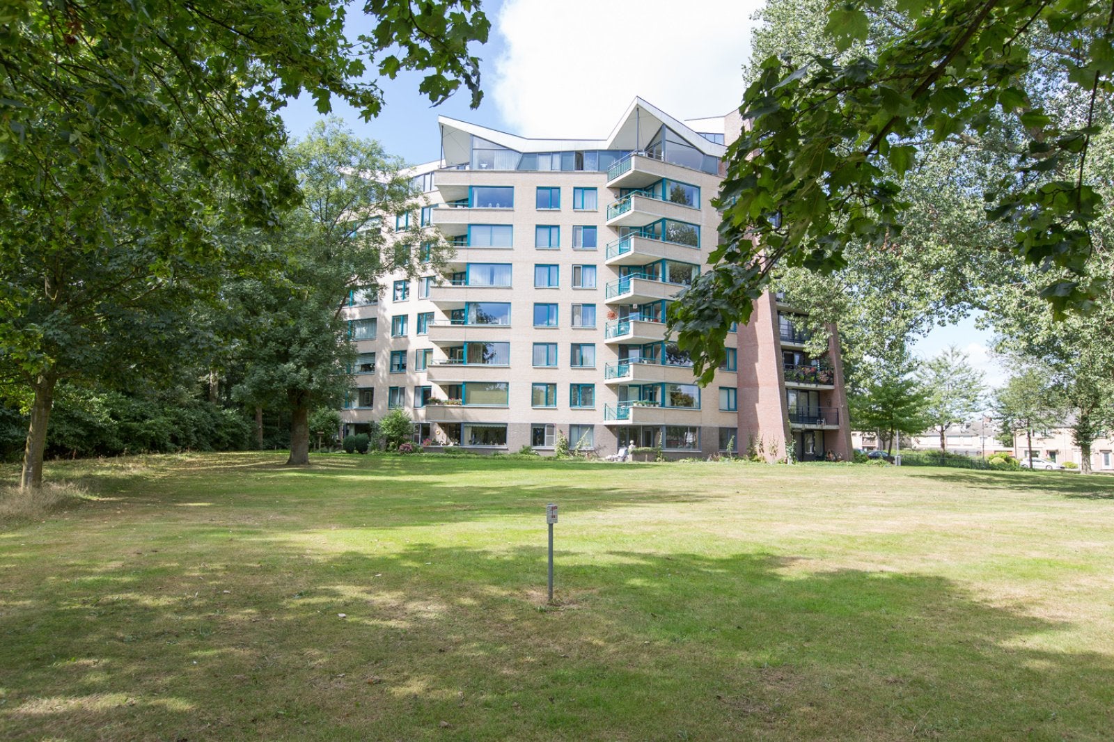 Appartement Adriaan Roland Holstlaan 13 in Roosendaal