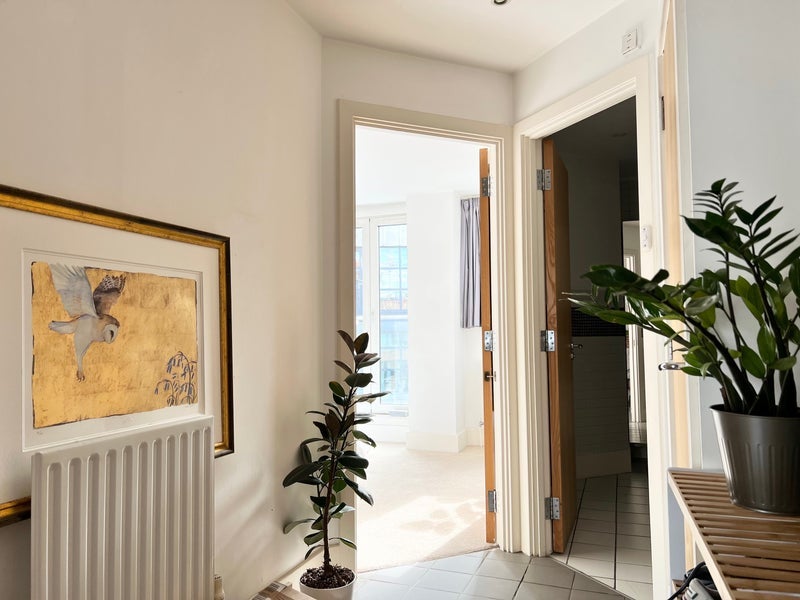 Flat Britton Street in Greater London
