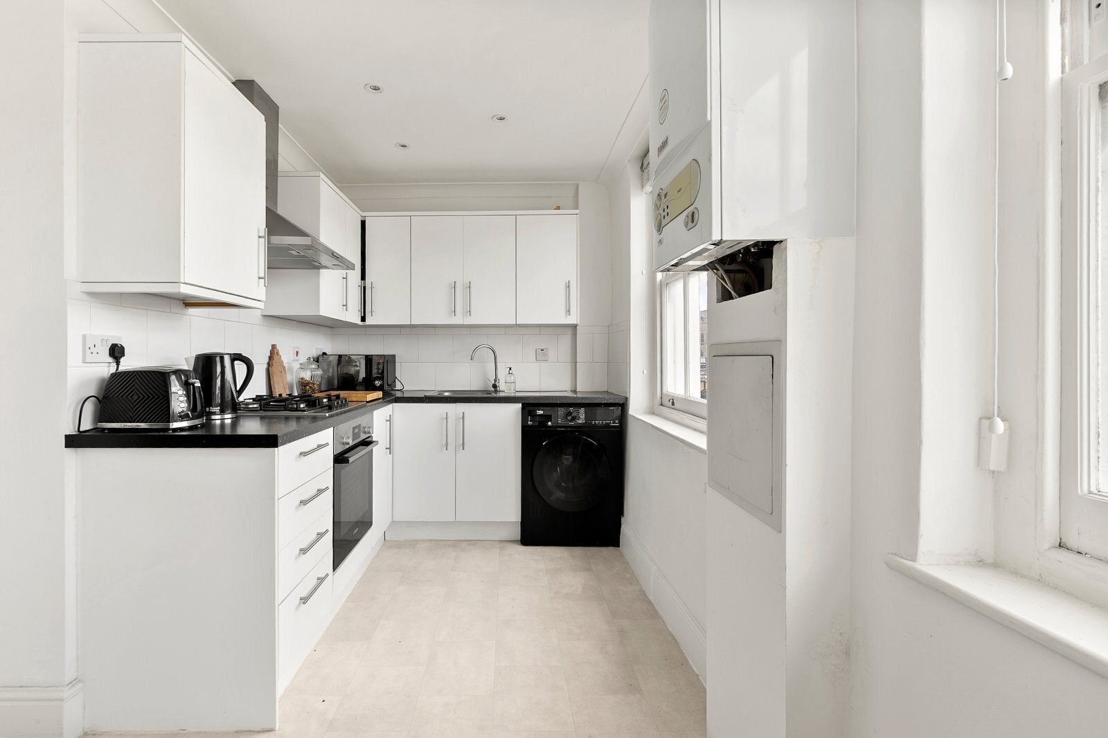Flat Chapel Market in Greater London