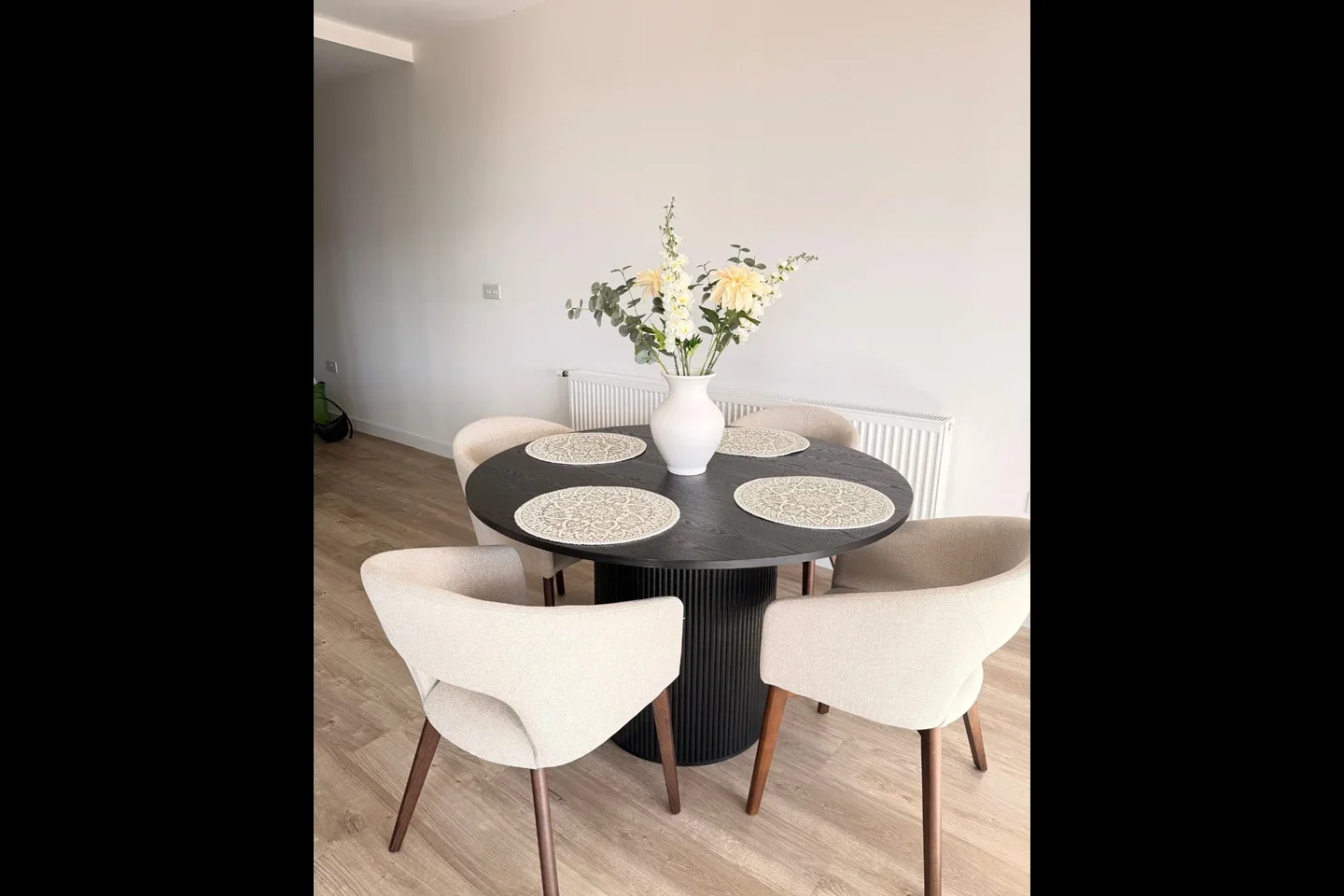 Flat Elmsleigh Road in Borough of Spelthorne