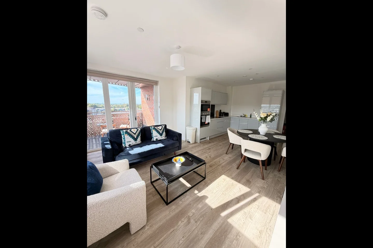 Flat Elmsleigh Road in Borough of Spelthorne