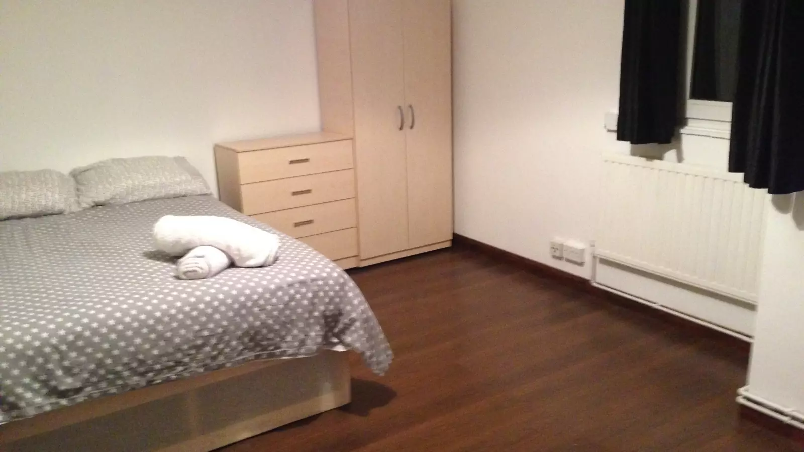 Flat Hunton Street in Greater London