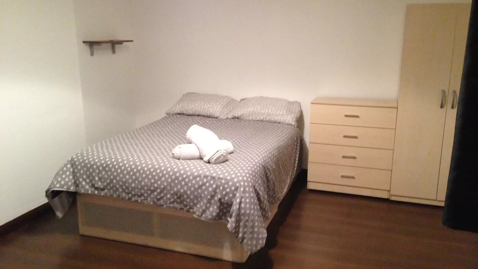 Flat Hunton Street in Greater London