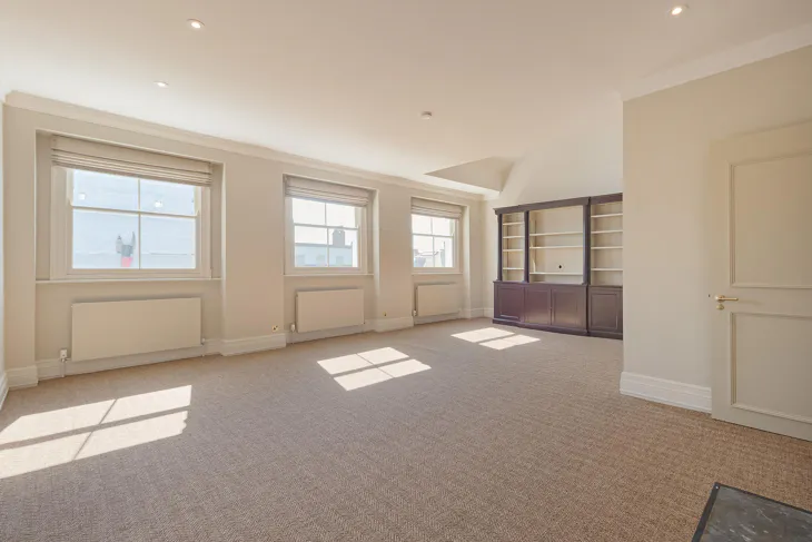 Flat Pembridge Crescent in Greater London