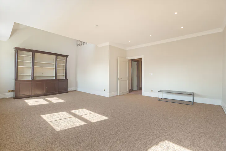 Flat Pembridge Crescent in Greater London