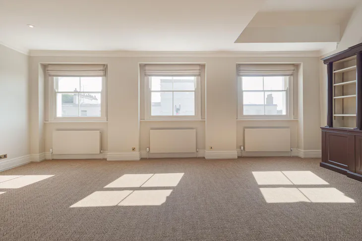 Flat Pembridge Crescent in Greater London