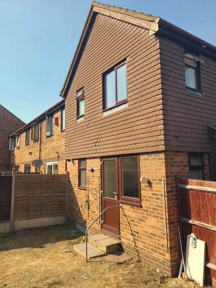 House Turners Meadow Way in Greater London