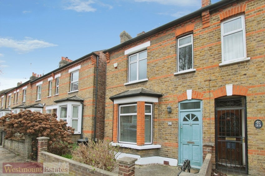 House Halstead Road in Greater London