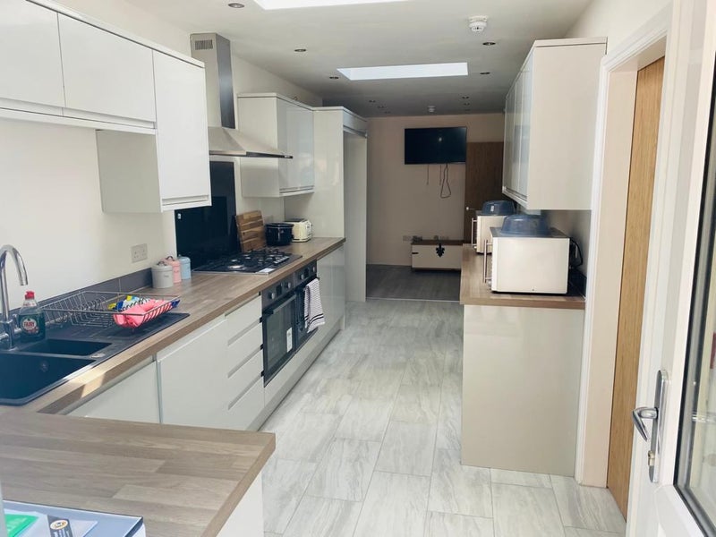 Room Yoxall Road in Metropolitan Borough of Solihull