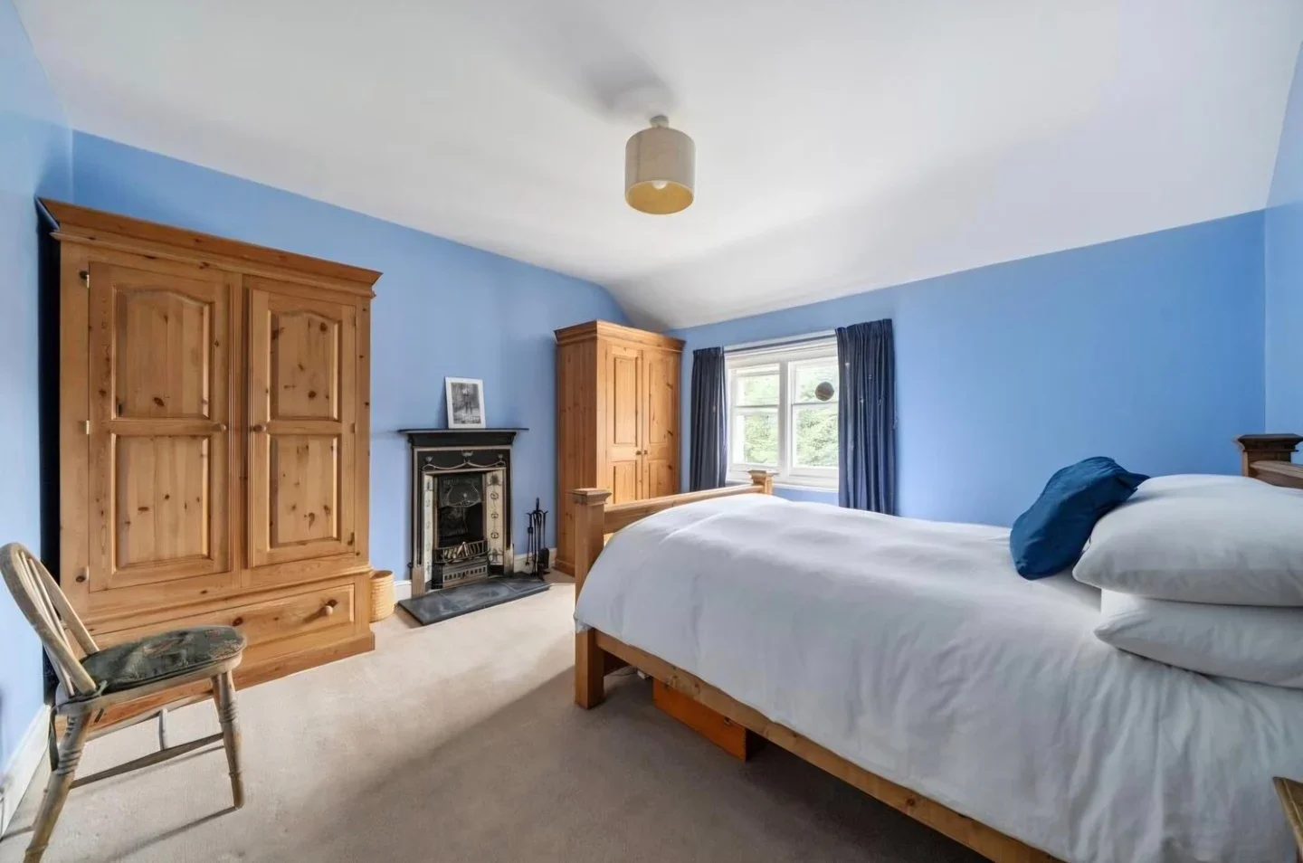 Room Station Road in Tandridge