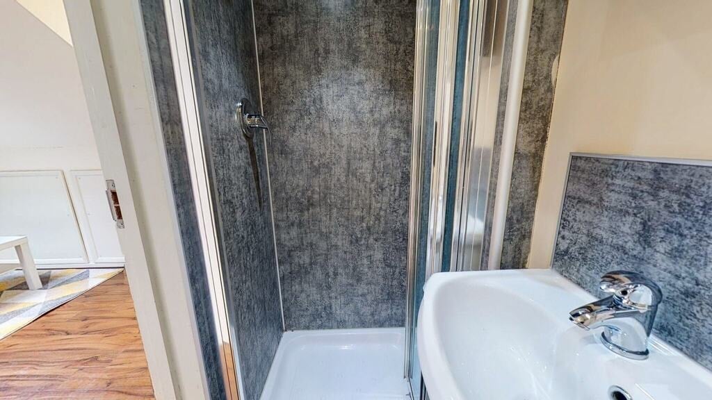 Room Balmoral Road in Greater London