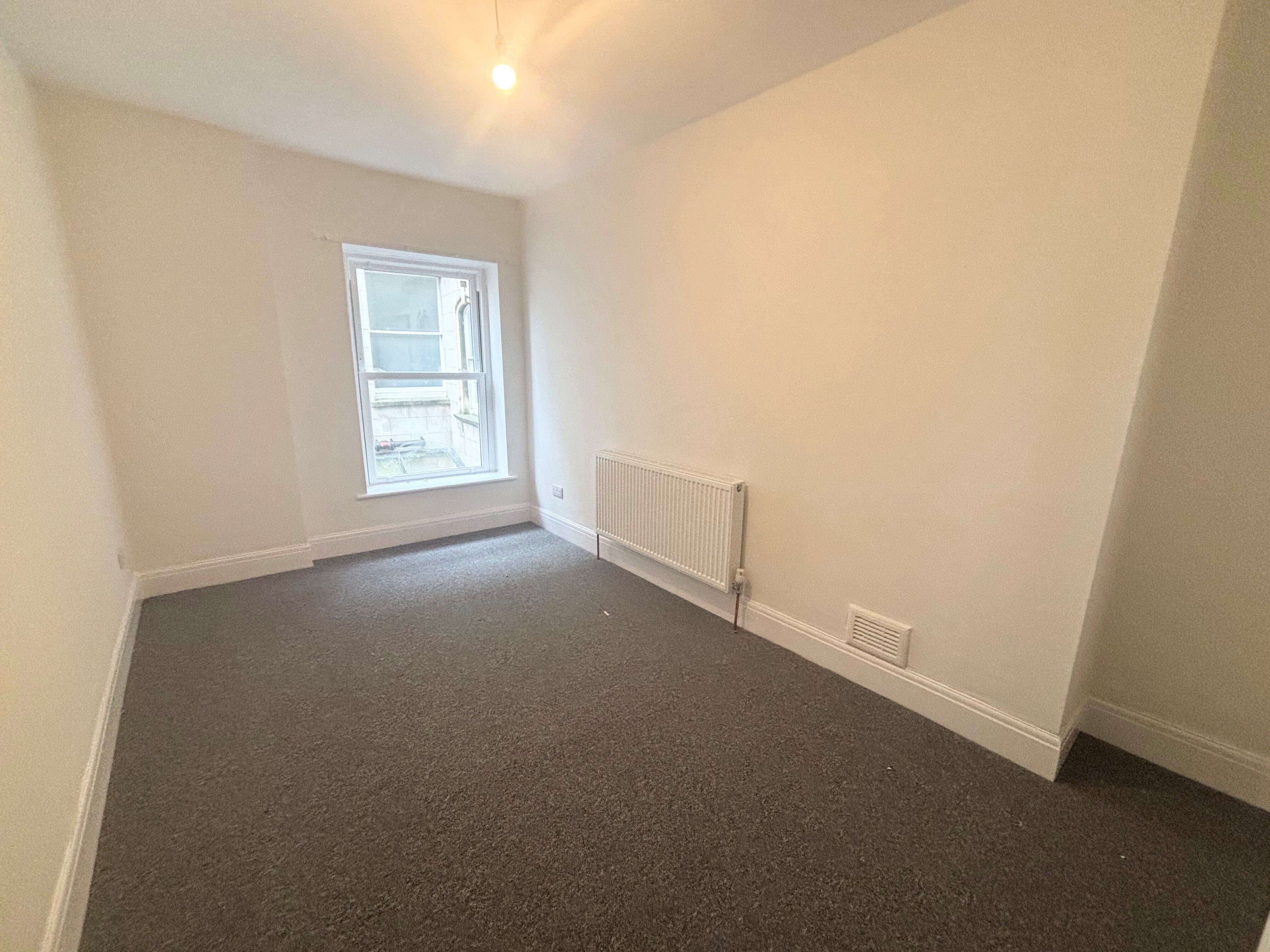 Flat Tyndalls Park Road in Bristol