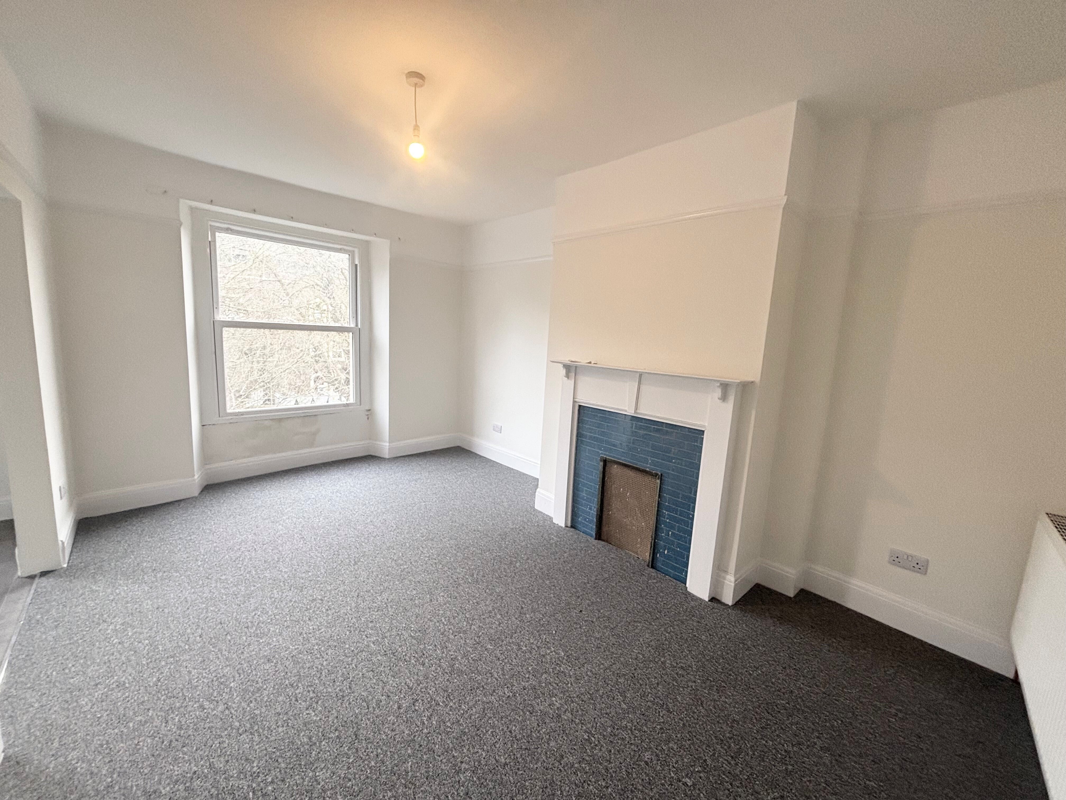 Flat Tyndalls Park Road in Bristol