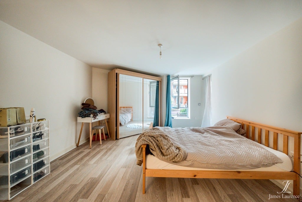 Flat Regent Place in Birmingham