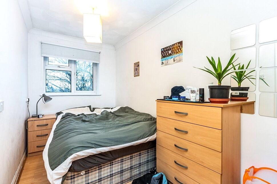Flat Blenheim Gardens in Southampton