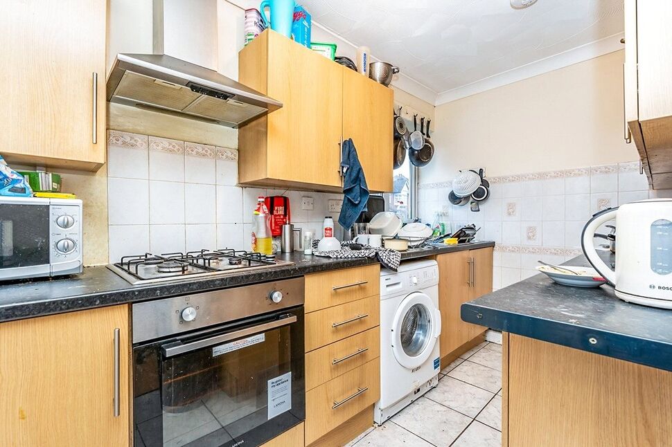Flat Blenheim Gardens in Southampton