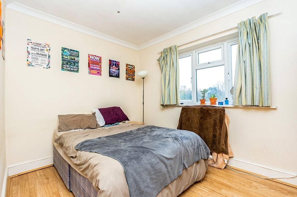 Flat Blenheim Gardens in Southampton