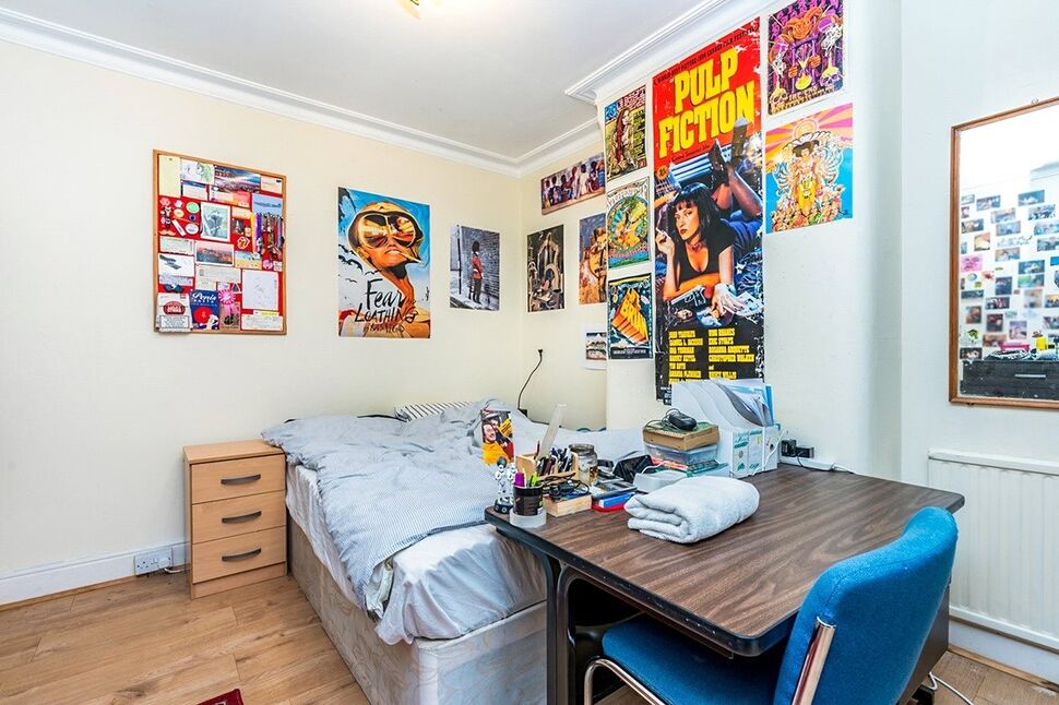 Flat Blenheim Gardens in Southampton