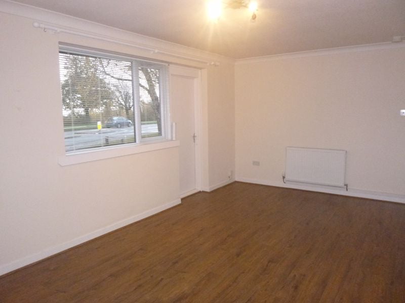 Flat Cumbrae Court in Kirkcaldy