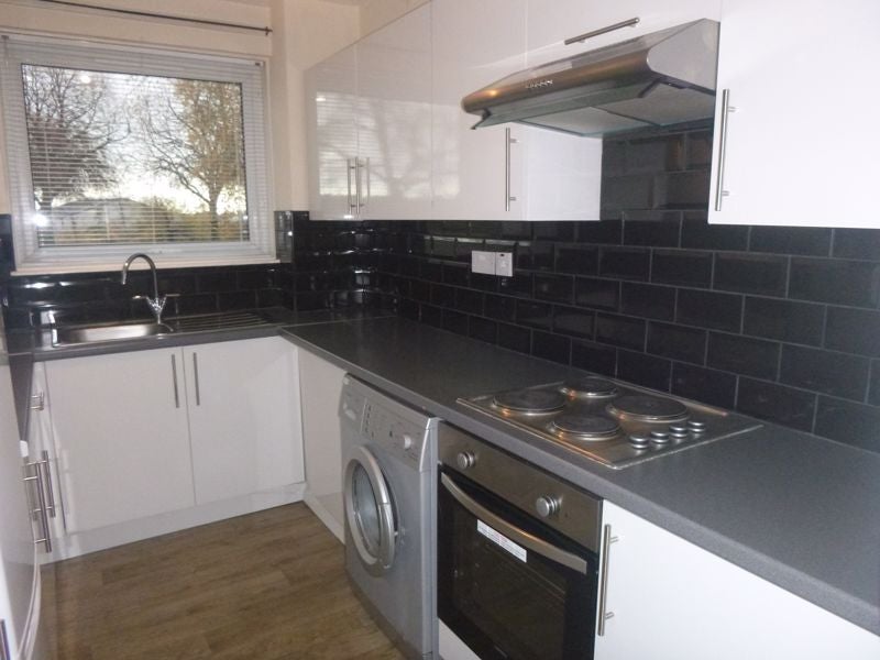 Flat Cumbrae Court in Kirkcaldy