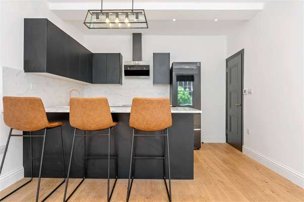 Flat Exmouth Market in Greater London