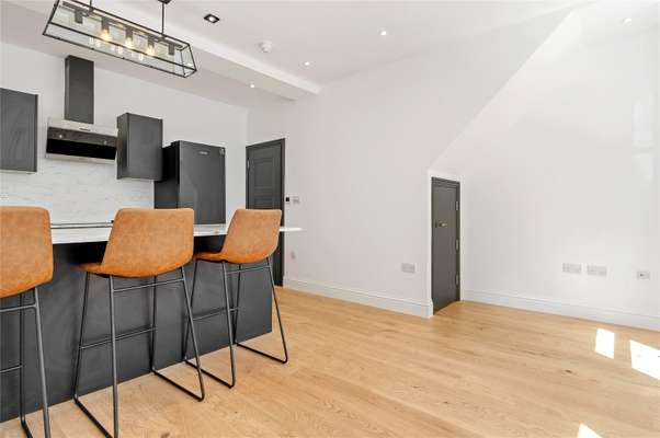 Flat Exmouth Market in Greater London