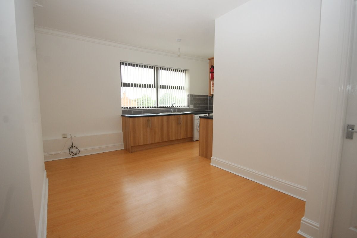 Flat Tarvin Road in Chester