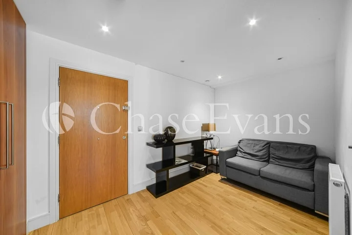 Room Cassilis Road in Greater London