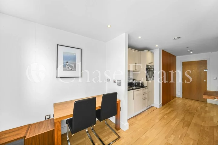 Room Cassilis Road in Greater London