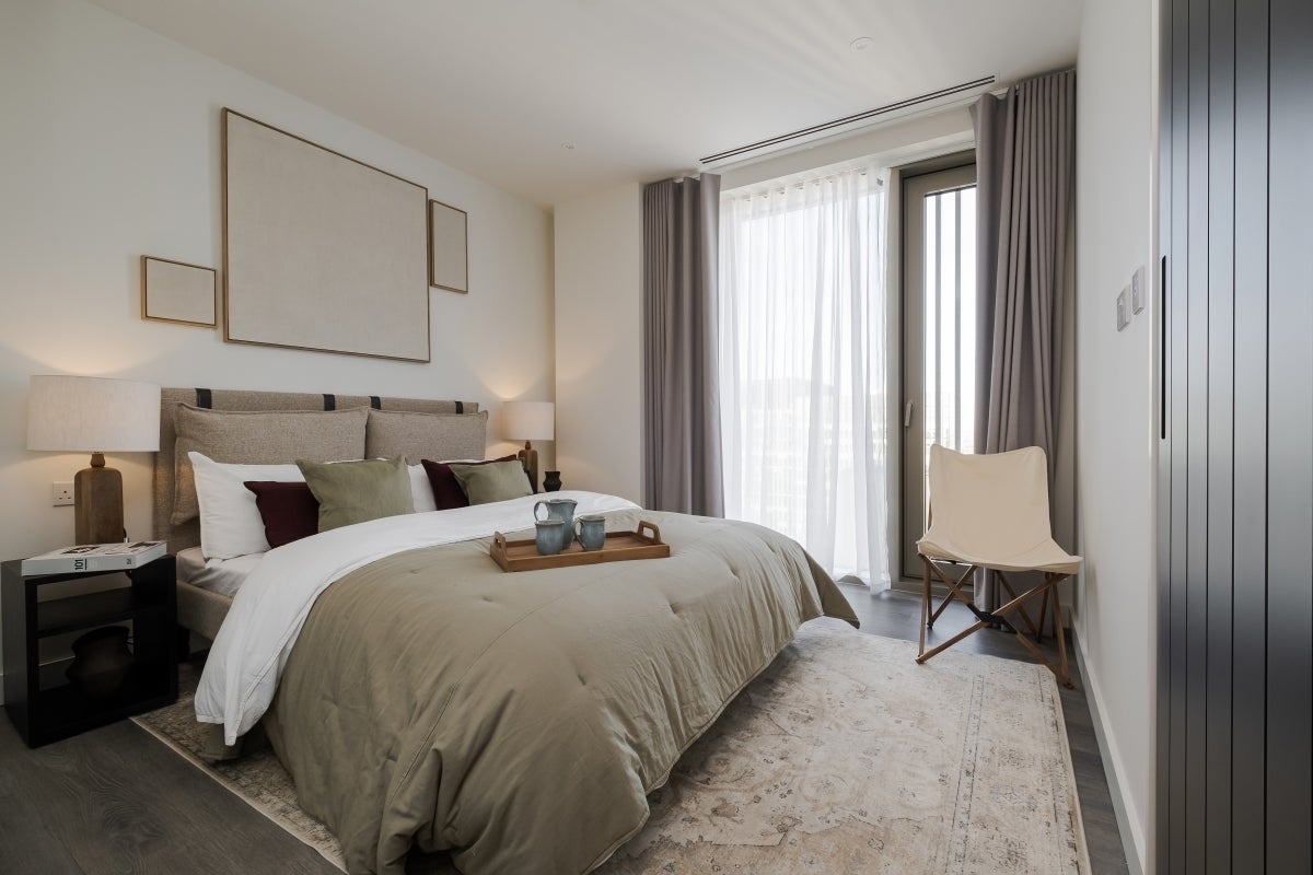 Flat Cherry Park Lane in Greater London