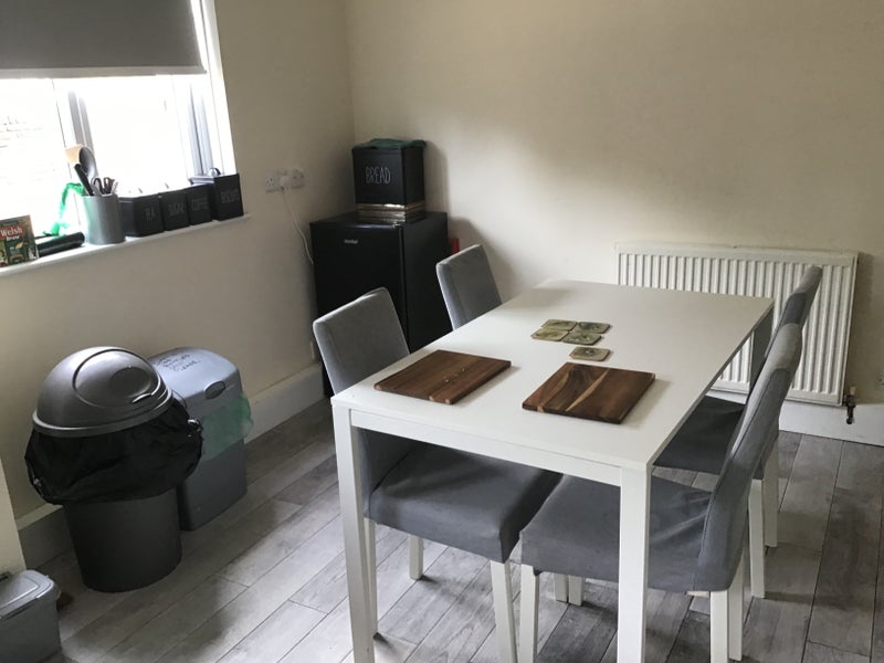Room Dowdeswell Close in Greater London