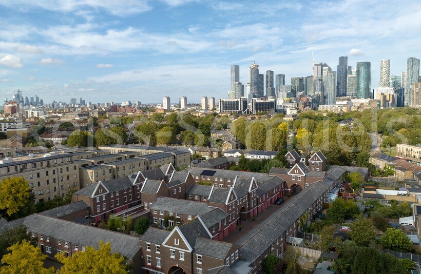 Flat Lockesfield Place in Greater London