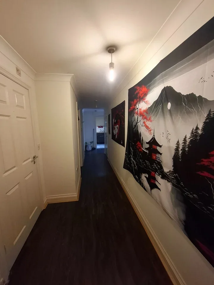 Room Hatton Road in Greater London