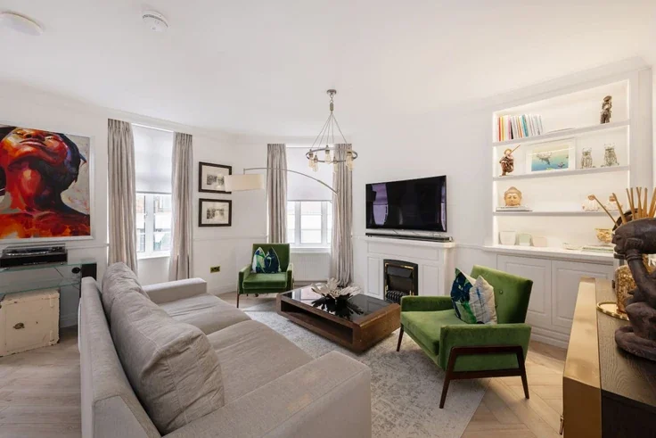 Flat Upper Berkeley Street in City of Westminster