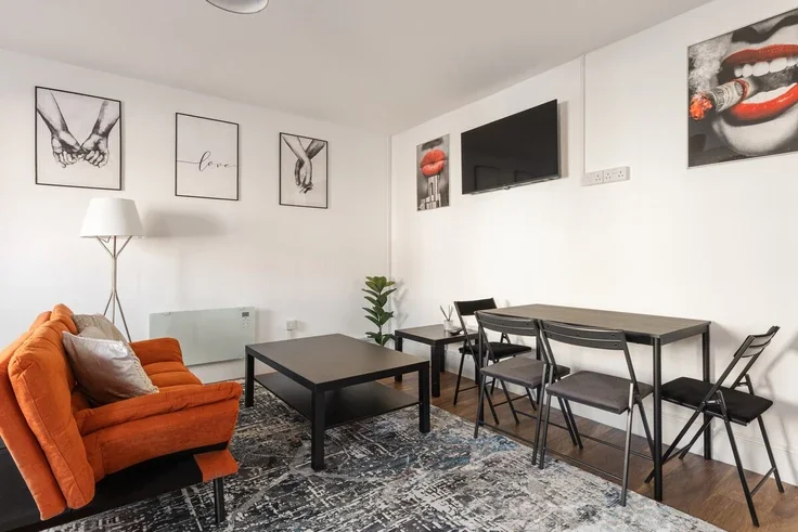 Flat Deptford Broadway in Greater London