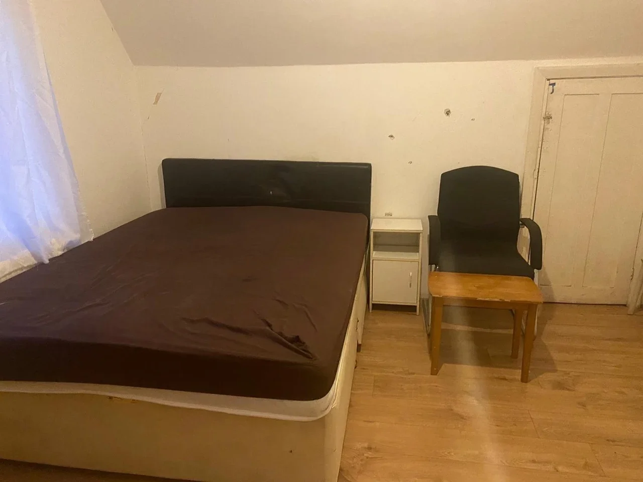 Flat Dunkeld Road in Greater London