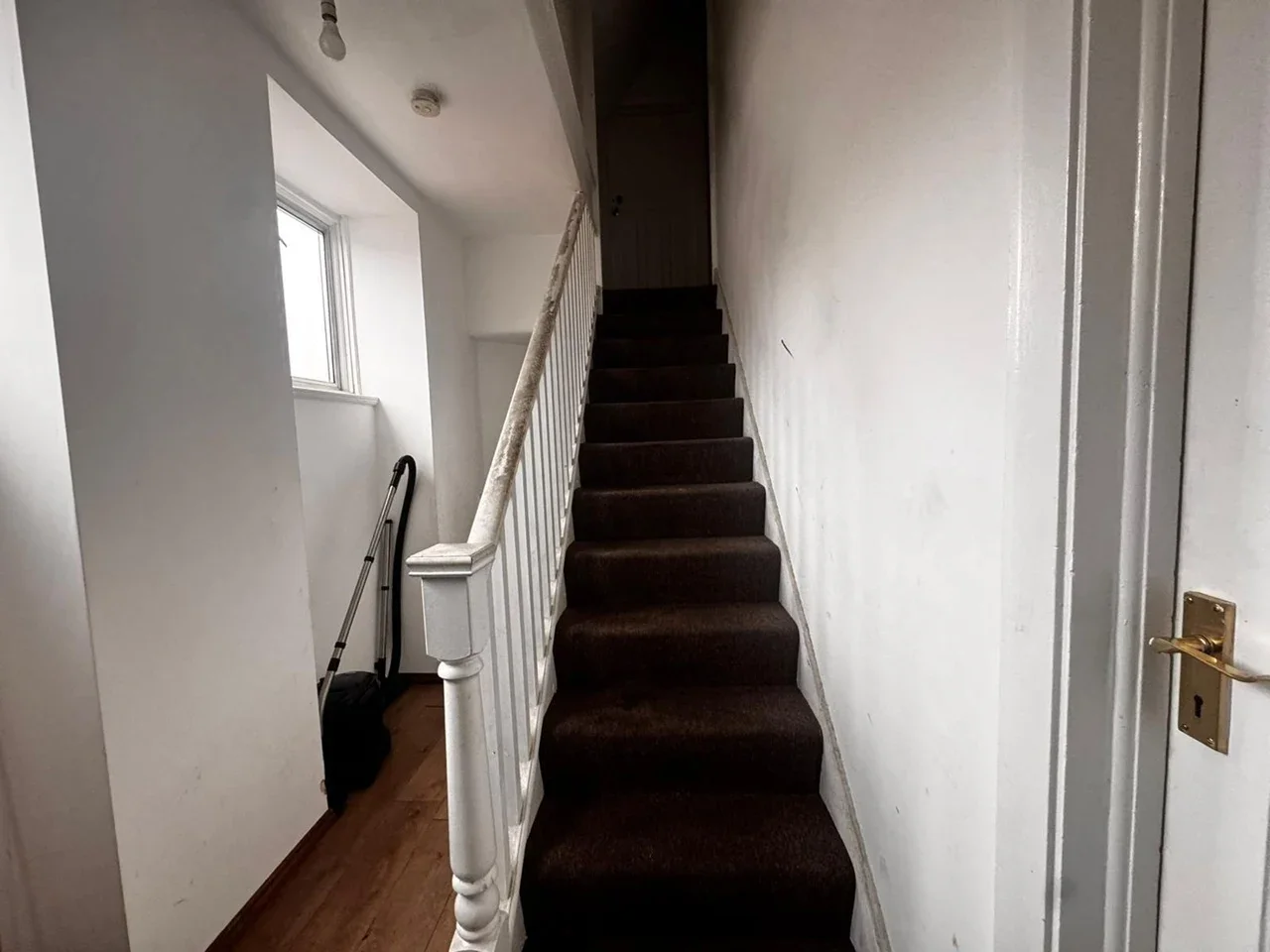 Flat Dunkeld Road in Greater London