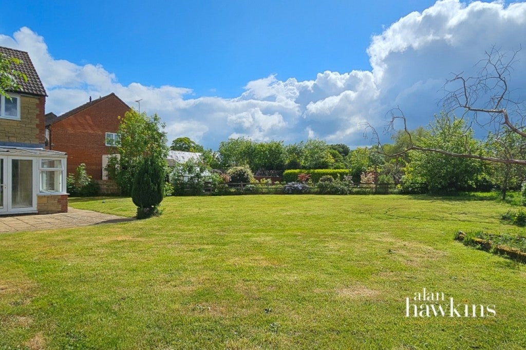 House Bakers Field in Lyneham