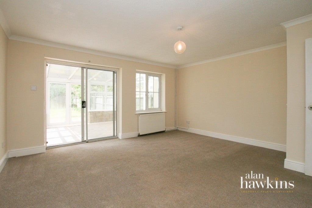 House Bakers Field in Lyneham