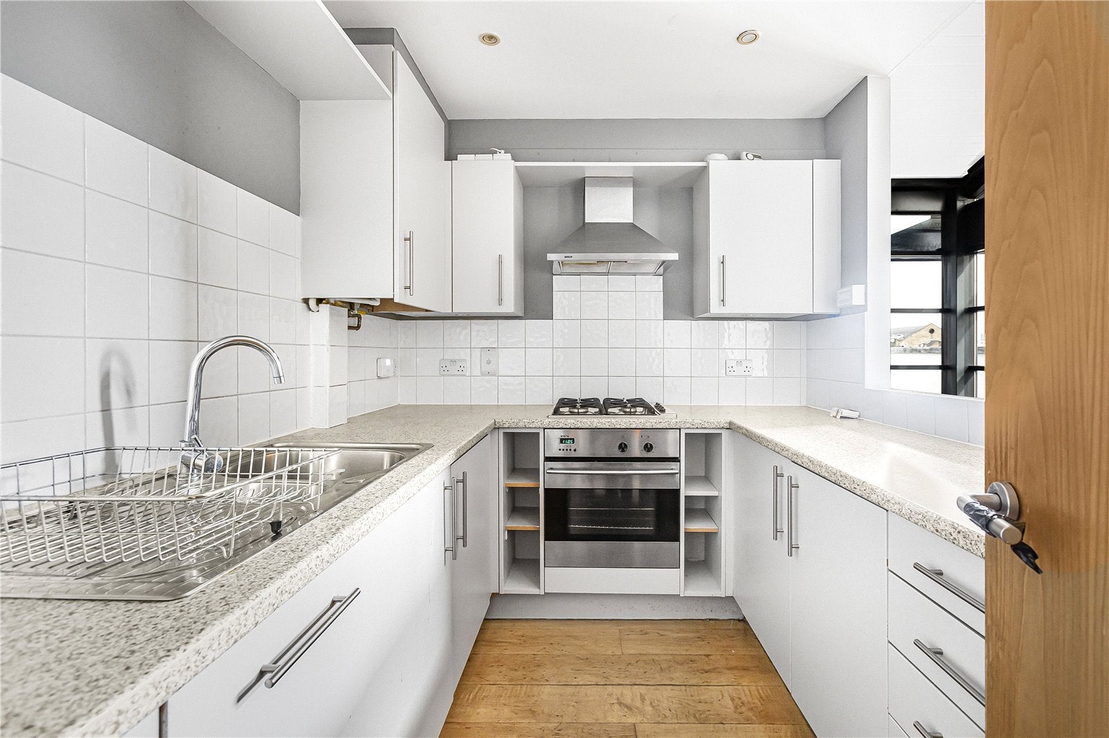 Flat Curtain Road in Greater London