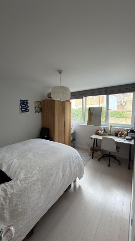 Room Elder Walk in Greater London