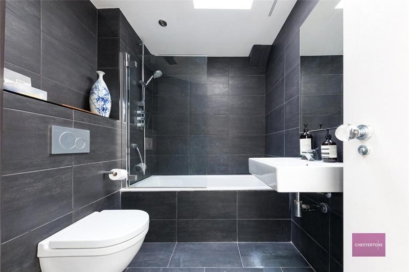 Room Elder Walk in Greater London