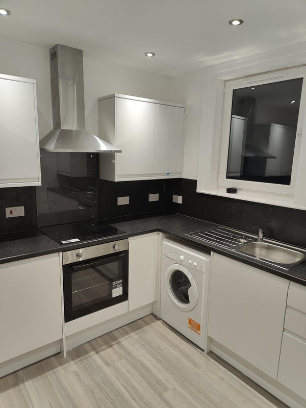 Room Parkhead Crescent in City of Edinburgh