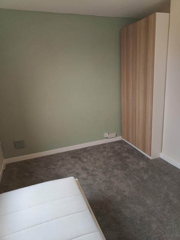 Room Parkhead Crescent in City of Edinburgh